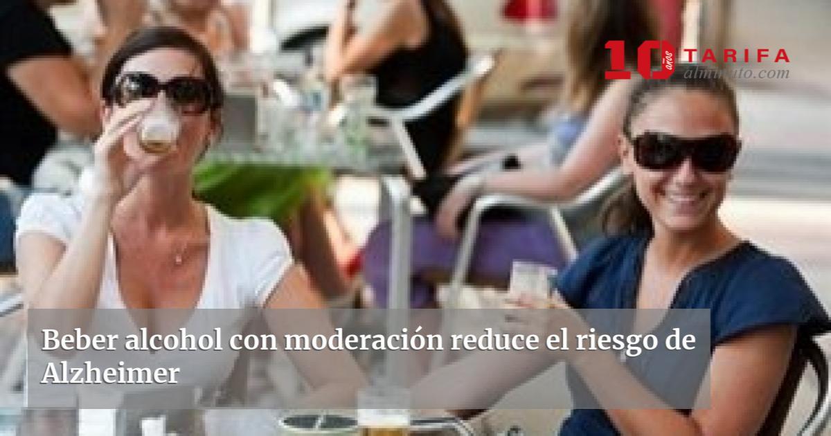 Beber alcohol con moderación reduce el riesgo de Alzheimer