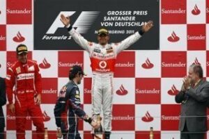 Alonso acaba segundo en Alemania tras Hamilton y vuelve a derrotar a Red Bull