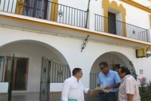 UGT aborda con el alcalde pedáneo de Tahivilla las necesidades formativas de los desempleados de la ELA