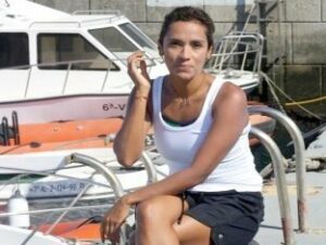 Leticia Flores cruza a nado el Estrecho en poco más de cuatro horas