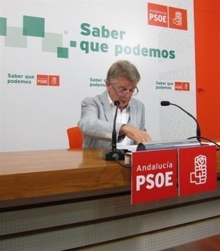 Cabaña asegura que en el PSOE de Cádiz estarían encantados con que Chaves encabece las listas por la provincia