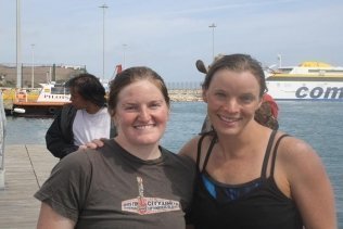 Dos mujeres estadounidenses cruzan a nado el Estrecho en el aniversario del 11-S