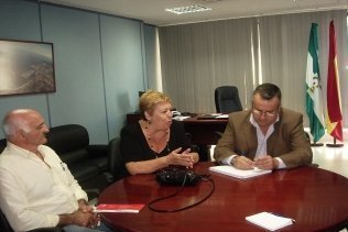 El subdelegado del Gobierno de la Junta ofrece su colaboración a la asociación Mar del Sur