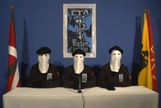 ETA anuncia el cese definitivo de su actividad armada