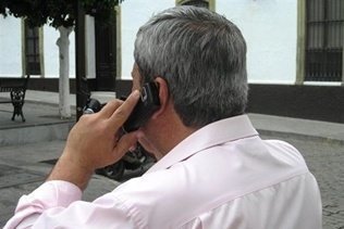 El uso del móvil no aumenta el riesgo de padecer cáncer, según un estudio