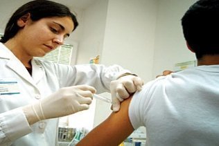 Salud distribuye en la provincia casi 160.000 vacunas contra la gripe