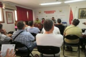 Un centenar de representantes sindicales de la comarca firman un manifiesto que pide el voto para IU