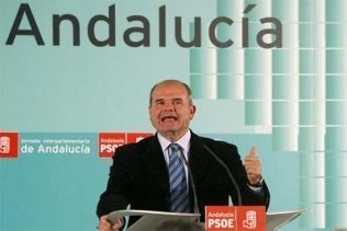 Chaves pide al PP que arbitre los mecanismos internos necesarios para sustituir a Rajoy