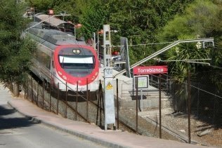 Renfe refuerza 400 plazas el tren Algeciras/Granada para el puente de la Constitución