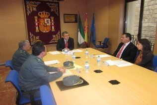 Gobierno y Diputación firman un acuerdo para el mantenimiento de cuarteles de la Guardia Civil en la provincia