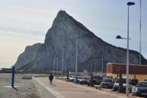 Encuentran 12 bombas de la II Guerra Mundial cuando hacen obras en el aeropuerto de Gibraltar