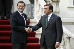 Es noticia en España: Rajoy asegura que en España habrá un ajuste "parecido" al de Portugal