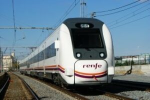 Renfe baraja subir un 6% el billete de Cercanías y de los trenes regionales convencionales
