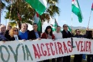 Pilar González reivindica junto a los andalucistas de la comarca la autovía Algeciras-Vejer