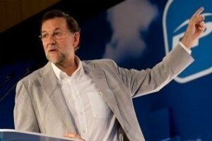 Rajoy confirma que habrá "recortes" en julio y pide a la UE "cumplir" acuerdos