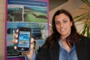Mancomunidad distribuye entre los hoteleros de la comarca su guía de turismo para móviles
