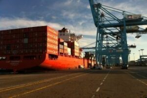 Los sindicatos quieren parar todos los puertos españoles el 29M