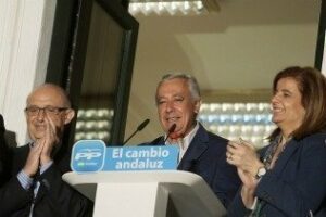 Javier Arenas anuncia que no dimitirá como presidente del PP andaluz