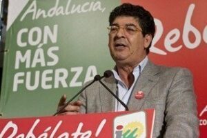 Valderas coincide con las prioridades del PSOE-A, pero "va más allá"