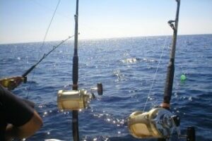 El Campeonato de España de Pesca en Embarcación se celebra en la Bahía