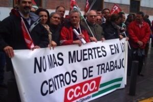 CCOO se concentra en Algeciras en repulsa por el buzo desaparecido