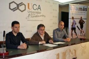 La UCA firma un convenio de colaboración con la firma Unamás Training