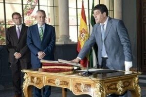 Valderas: "Se estudiará la creación de una banca pública de Andalucía"