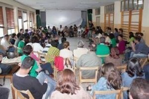 Encierro en el CEIP Andalucía de Cádiz en defensa de la educación