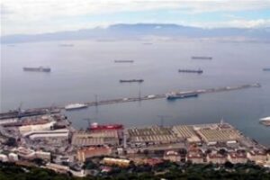 Gibraltar niega que la explosión en el buque sea causa de contaminación