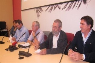 Toxo y Méndez anuncian huelga general si no hay referéndum sobre los recortes