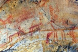 El arte rupestre de los Abrigos del Pajarraco y Maquis en peligro de desaparición