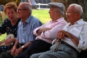 Bruselas pide a España seguir retrasando la edad de jubilación