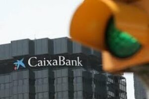 La reestructuración en CaixaBank podría afectar a 600 trabajadores en Andalucía