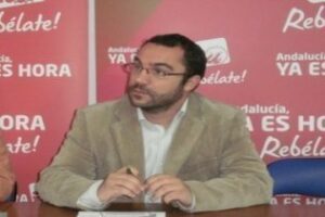 IU rechaza el despido del periodista Luis Romero por la Mancomunidad