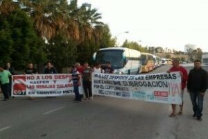 Manifestación por los trabajadores despedidos en la empresa Kaefer Proyesur