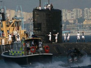 "El que faltaba..." El submarino nuclear «Tireless» fue avistado el sábado en Gibraltar