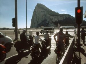 Aumentan las colas de motocicletas en la frontera de Gibraltar