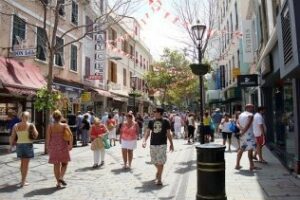 Gibraltar hace un llamamiento de normalidad a los turistas