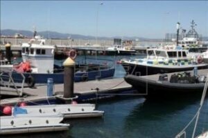 La Royal Navy rescata a dos ciudadanos españoles a la deriva