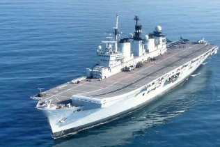 La fragata británica HMS Westminster abandona la base militar de Gibraltar