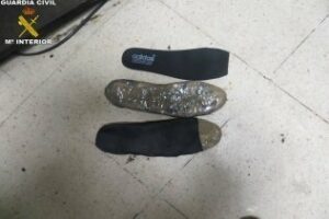 Detenida a una persona por llevar hachís en el interior de los zapatos