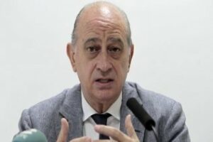 Alcalde de Tarifa asegura que "no ha hecho nada irregular ni ilegal" en la venta de arena de Valdevaqueros