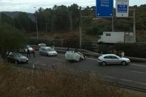 Importantes retenciones en la autovía cercana a La Línea debido a un accidente