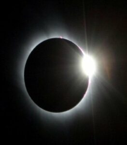 Un eclipse de Sol 'híbrido' se puede ver hoy desde España