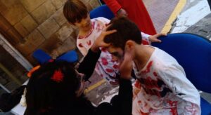 Halloween toma las calles de Tarifa de la mano de la zombie walk y el cine fantástico