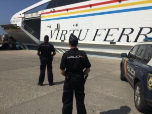Detenido en el puerto de Tarifa un prófugo reclamado en Bélgica por narcotráfico y blanqueo