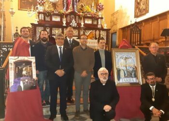 Daniel Jiménez presenta en San Mateo el cartel anunciador de la Semana Santa tarifeña