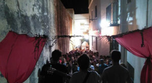 'Vamoscuchá' hace que el Carnaval antiguo de Tarifa vuelve a lucir en una exposición