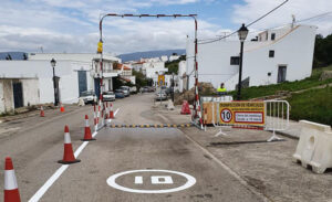 Facinas instala dos arcos desinfectantes para los vehículos que accedan a la localidad