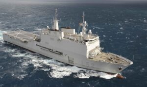 El buque hospital Galicia se queda en el Estrecho para una eventual necesidad ante el coronavirus